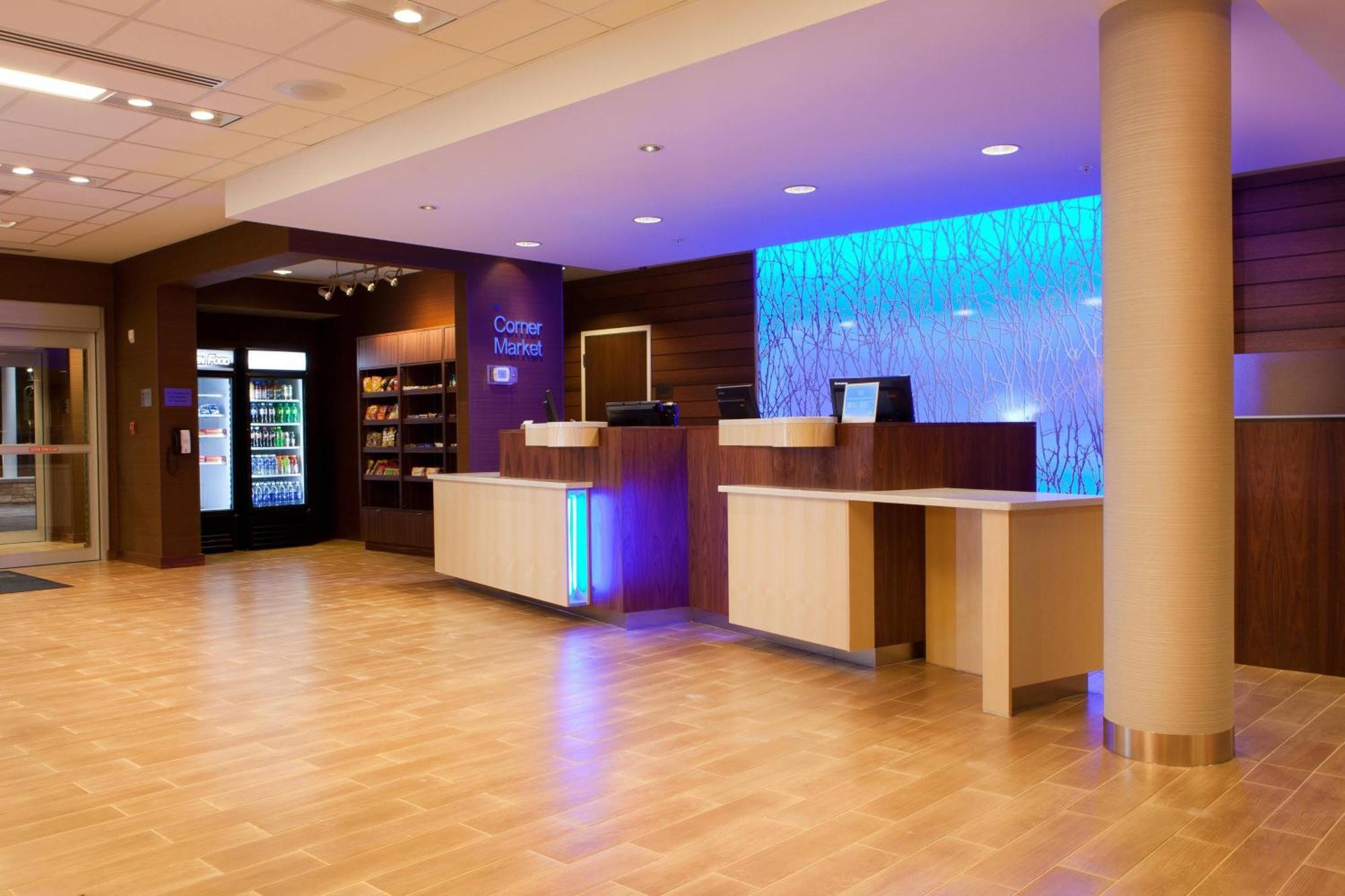 Fairfield Inn & Suites By Marriott Летбридж Экстерьер фото