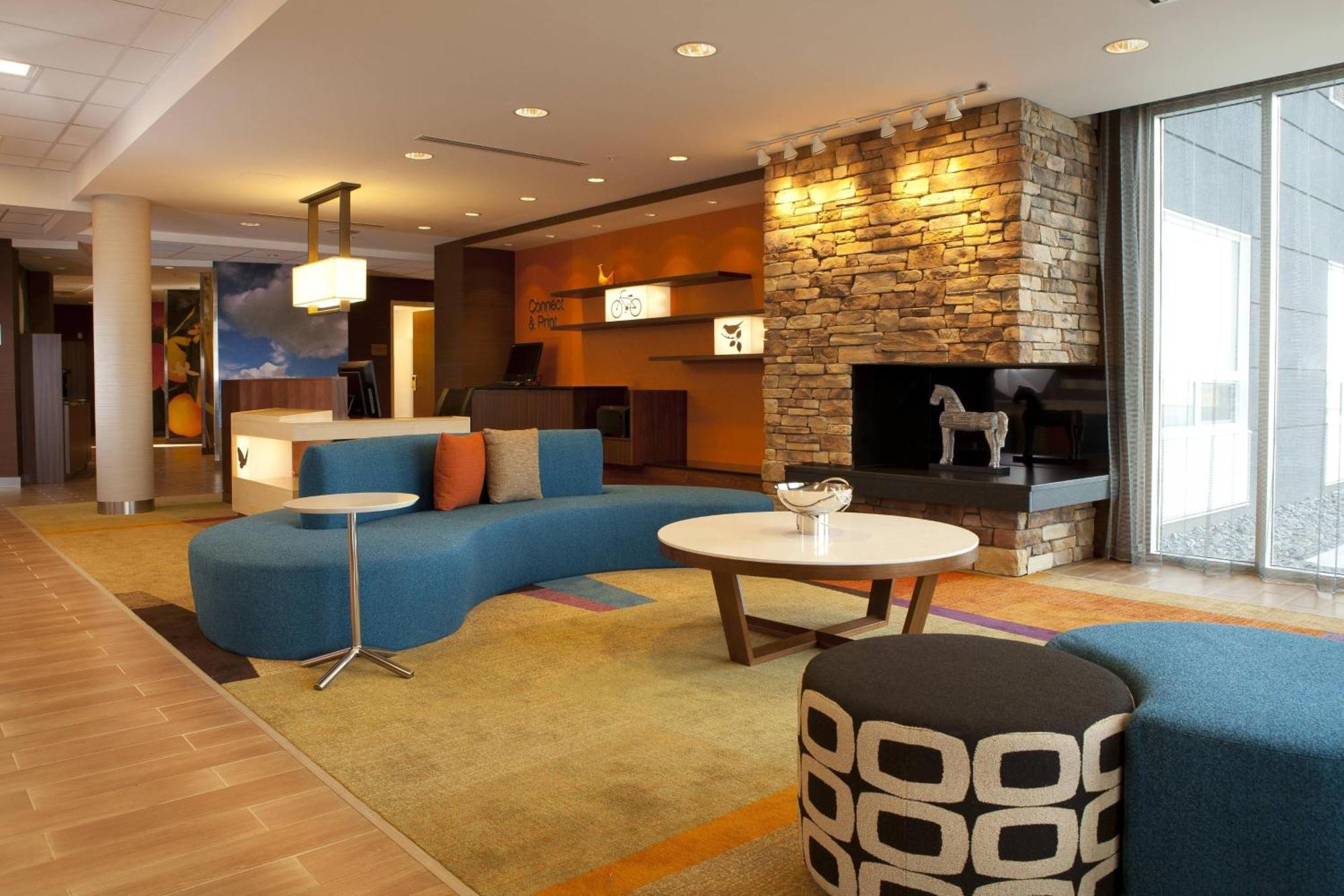 Fairfield Inn & Suites By Marriott Летбридж Экстерьер фото